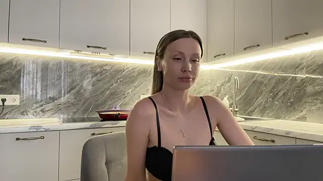 Alice Wonders online show from 28, 2, 2025