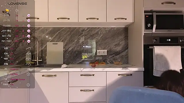 Alice Wonders online show from 21, 11, 2025