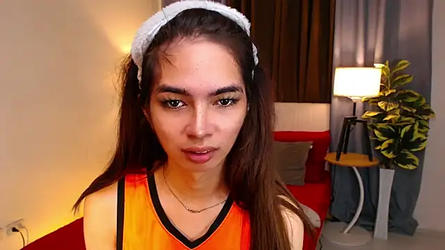 AlluringKIRSTEN online show from 1, 2, 2026