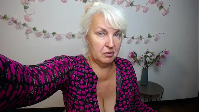 Snapshot of BlondyLeeBest chatting on 19, 9, 2025 BlondyLeeBest online show from 19, 9, 2025