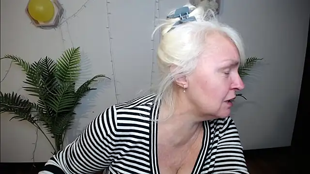 BlondyLeeBest online show from 15, 3, 2026