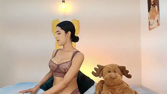 salome Collins 1 online show from 16, 4, 2026