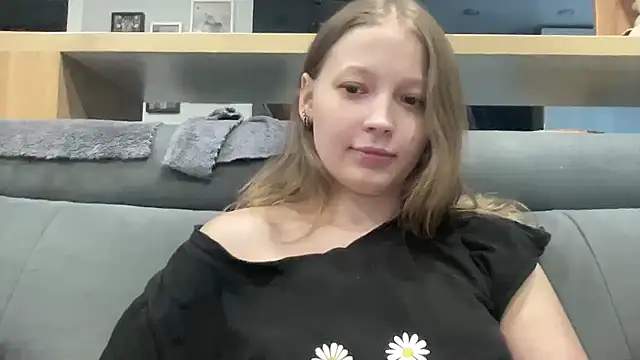Snapshot of CharmingSarah chatting on 18, 6, 2026 CharmingSarah online show from 18, 6, 2026