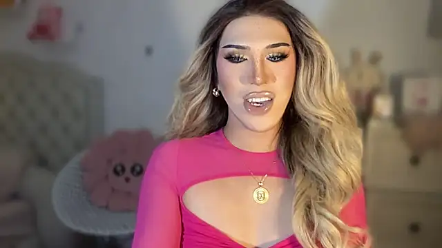 Ts glamxxxx online show from 5, 10, 2025