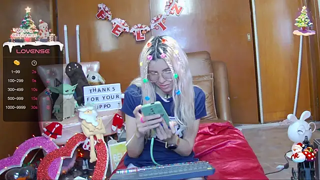 Snapshot of Skinygirl chatting on 20, 12, 2024 Skinygirl online show from 20, 12, 2024