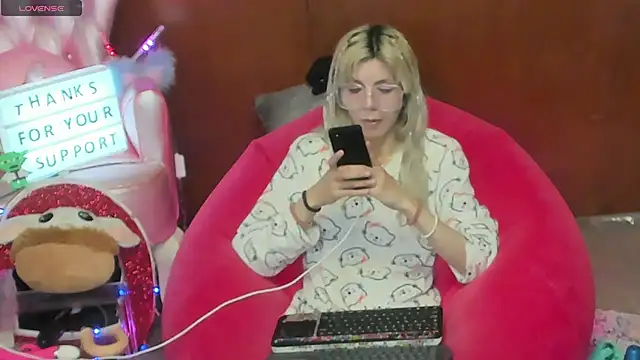 Skinygirl online show from 20, 6, 2026