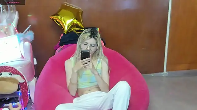 Skinygirl online show from 21, 7, 2026
