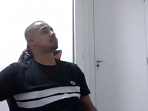 Snapshot of Juninho10c chatting on 11, 11, 2025 Juninho10c online show from 11, 11, 2025