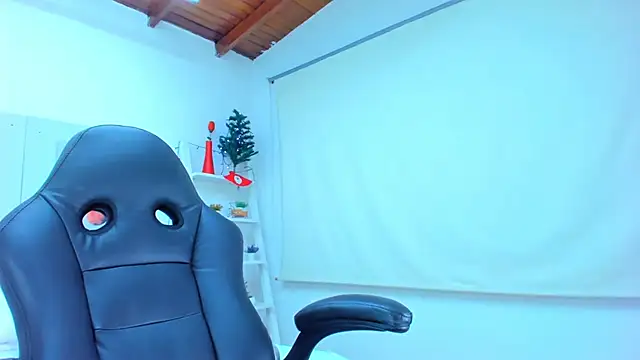 AlessiaMarcu- online show from 12, 12, 2024