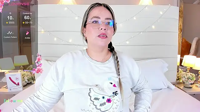 Charlotte93  online show from 18, 11, 2025