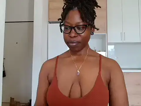 Snapshot of MadamIndigo chatting on 16, 1, 2026 MadamIndigo online show from 16, 1, 2026