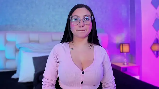 lucy neil online show from 27, 1, 2025