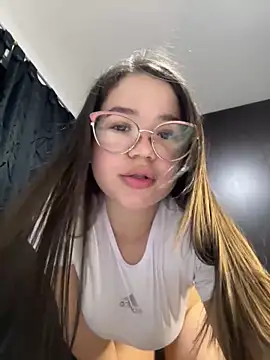 Snapshot of Lucyklein2022 chatting on 13, 12, 2024 Lucyklein2022 online show from 13, 12, 2024