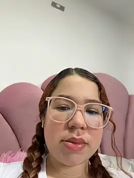 Snapshot of Lucyklein2022 chatting on 22, 7, 2026 Lucyklein2022 online show from 22, 7, 2026