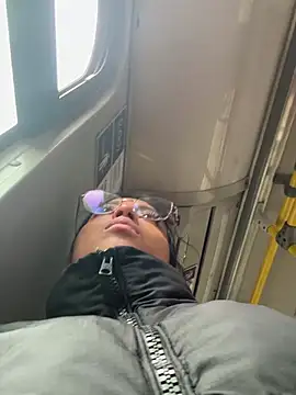 vaness weet online show from 14, 2, 2025