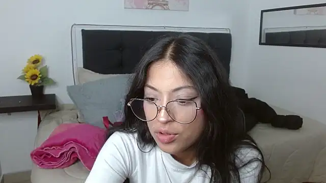 Snapshot of vaness_weet chatting on 28, 4, 2026 vaness weet online show from 28, 4, 2026
