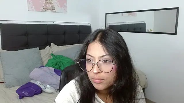 Snapshot of vaness_weet chatting on 8, 5, 2026 vaness weet online show from 8, 5, 2026