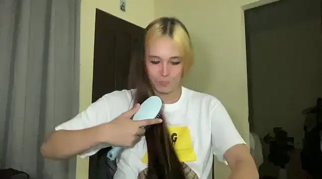 Snapshot of MeganTheRarest chatting on 11, 12, 2024 MeganTheRarest online show from 11, 12, 2024