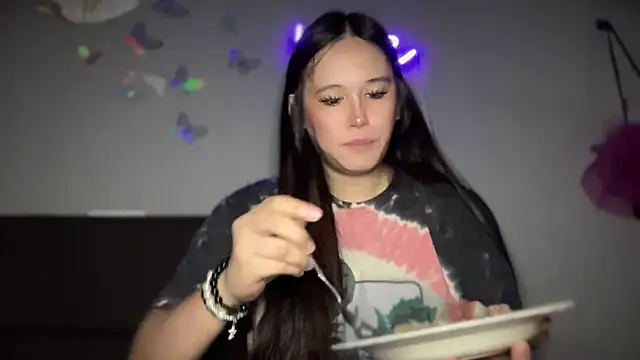 Snapshot of MeganTheRarest chatting on 5, 10, 2025 MeganTheRarest online show from 5, 10, 2025