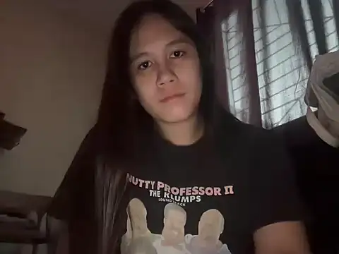 Snapshot of MeganTheRarest chatting on 10, 11, 2025 MeganTheRarest online show from 10, 11, 2025