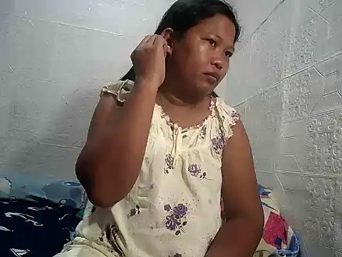 Snapshot of sweethotmom chatting on 17, 10, 2025 sweethotmom online show from 17, 10, 2025