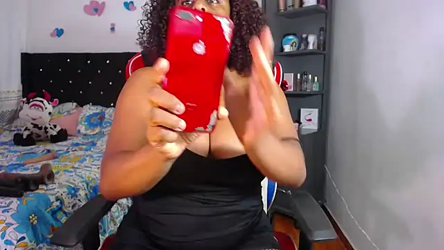 Snapshot of BellaKarla chatting on 15, 5, 2026 BellaKarla online show from 15, 5, 2026