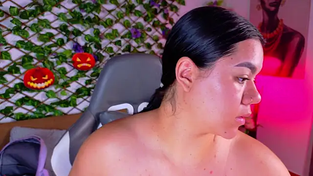 Snapshot of annie_barozzi chatting on 13, 10, 2025 annie barozzi online show from 13, 10, 2025