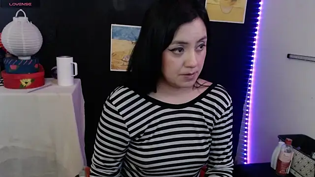 Snapshot of AbsentaVert chatting on 7, 11, 2025 AbsentaVert online show from 7, 11, 2025