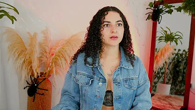 Snapshot of merida_bell18 chatting on 21, 10, 2025 merida bell18 online show from 21, 10, 2025