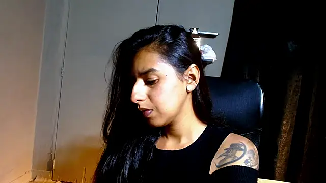 Snapshot of Desipleasure chatting on 5, 2, 2025 Desipleasure online show from 5, 2, 2025