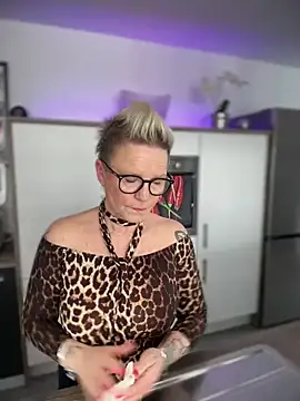 German Milf online show from 18, 2, 2025