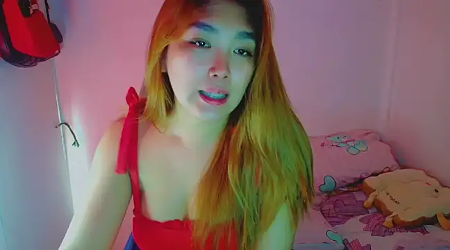 Snapshot of TR4NSCUTI3 chatting on 28, 12, 2024 TR4NSCUTI3 online show from 28, 12, 2024