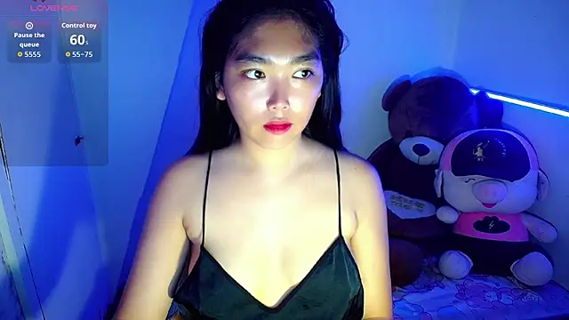 Snapshot of TR4NSCUTI3 chatting on 15, 9, 2025 TR4NSCUTI3 online show from 15, 9, 2025
