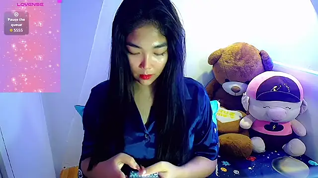 Snapshot of TR4NSCUTI3 chatting on 29, 9, 2025 TR4NSCUTI3 online show from 29, 9, 2025