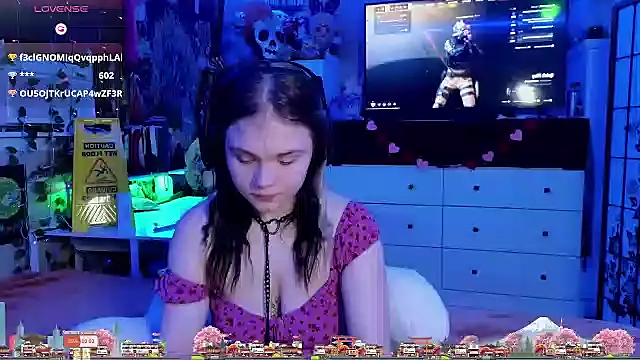 Snapshot of Cutiepiespanks chatting on 4, 3, 2025 Cutiepiespanks online show from 4, 3, 2025