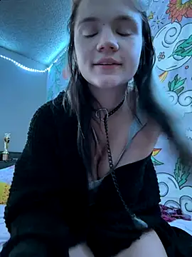 Snapshot of Cutiepiespanks chatting on 8, 9, 2025 Cutiepiespanks online show from 8, 9, 2025