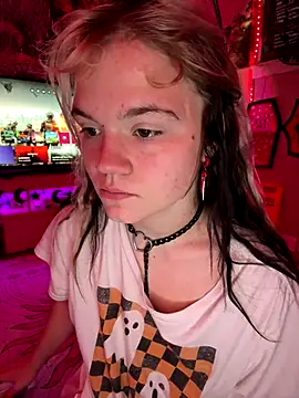 Snapshot of Cutiepiespanks chatting on 14, 10, 2025 Cutiepiespanks online show from 14, 10, 2025