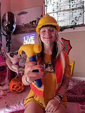 Snapshot of Cutiepiespanks chatting on 27, 10, 2025 Cutiepiespanks online show from 27, 10, 2025