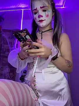 Snapshot of Cutiepiespanks chatting on 31, 10, 2025 Cutiepiespanks online show from 31, 10, 2025