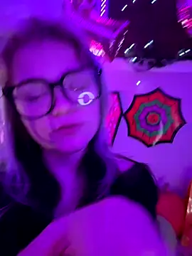 Snapshot of Cutiepiespanks chatting on 4, 11, 2025 Cutiepiespanks online show from 4, 11, 2025