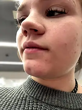 Snapshot of Cutiepiespanks chatting on 20, 11, 2025 Cutiepiespanks online show from 20, 11, 2025