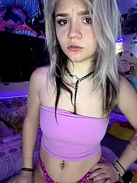 Snapshot of Cutiepiespanks chatting on 23, 11, 2025 Cutiepiespanks online show from 23, 11, 2025