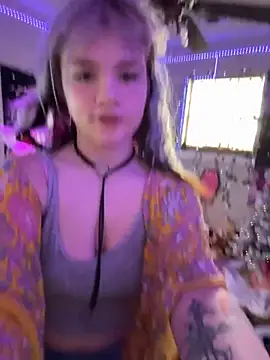 Snapshot of Cutiepiespanks chatting on 25, 11, 2025 Cutiepiespanks online show from 25, 11, 2025