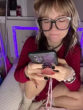 Snapshot of Cutiepiespanks chatting on 14, 2, 2026 Cutiepiespanks online show from 14, 2, 2026