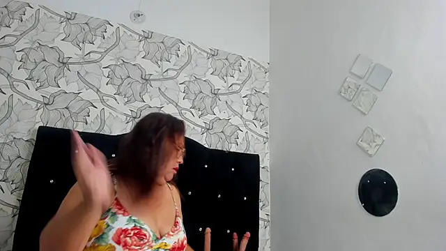 Keira Lennox online show from 22, 12, 2025