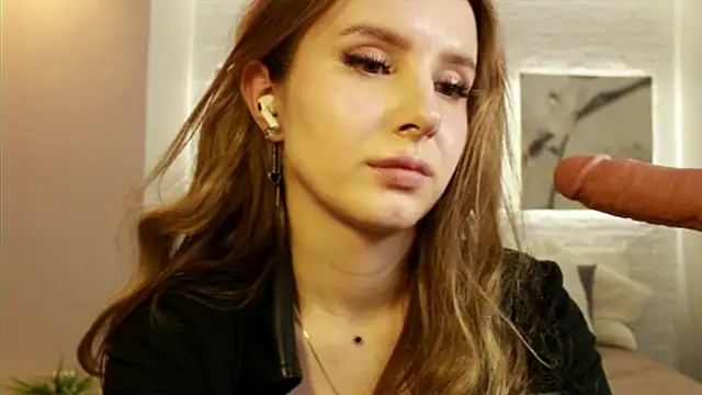 Snapshot of Betty_June chatting on 8, 3, 2025 Betty June online show from 8, 3, 2025