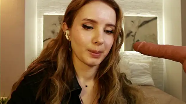 Snapshot of Betty_June chatting on 11, 3, 2025 Betty June online show from 11, 3, 2025