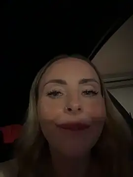 EmaSalis online show from 10, 4, 2026