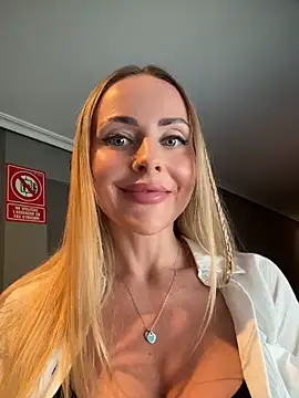 Snapshot of EmaSalis chatting on 28, 5, 2026 EmaSalis online show from 28, 5, 2026