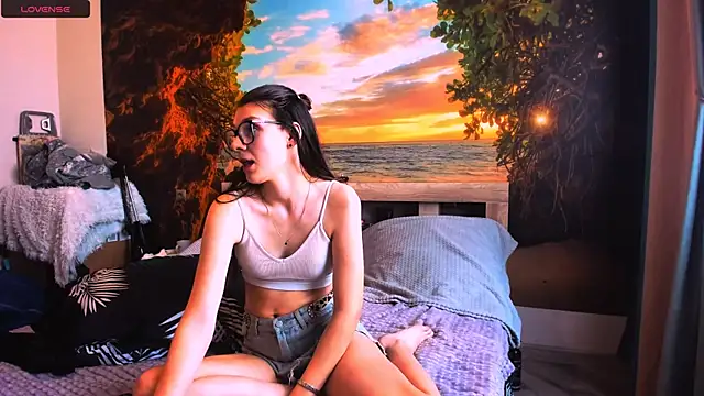 MollyLollipop online show from 5, 2, 2025